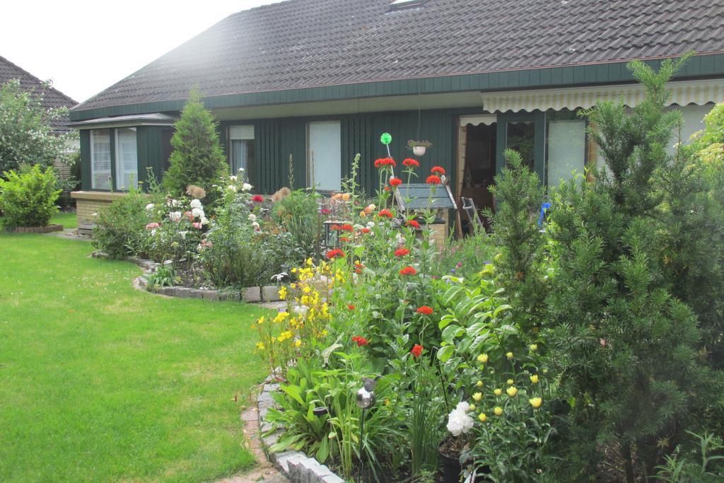 Gaestehaus Carstens Friedrichstadt Exterior photo